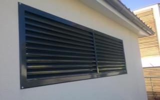 Rejilla de ventilación fabricada con Panel Aluacero