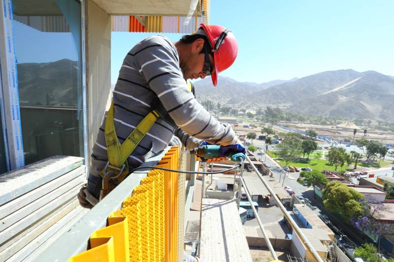 Fachada de edificio residencial en Copiapó, Chile