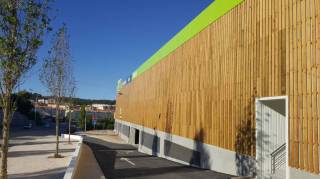 Rejilla de ventilación fabricada con Panel Aluacero en farmacia en Niza, Francia 5